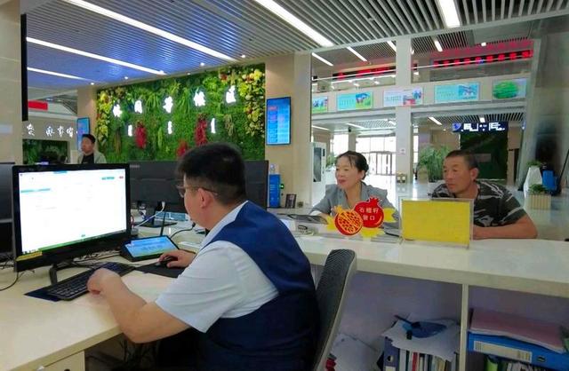 锡林郭勒盟推动出租汽车驾驶员从业资格证高效办理(图1) 锡林郭勒盟推动出租汽车驾驶员从业资格证高效办理(图1)