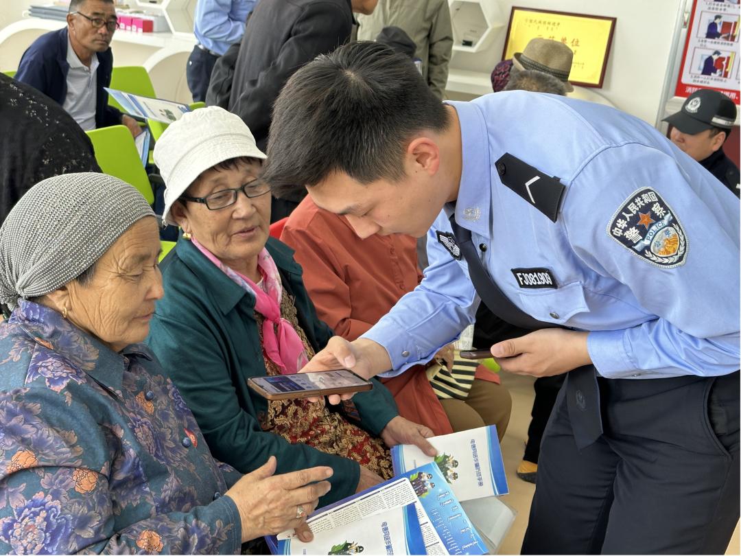 锡林郭勒盟公安特色警务丨“适老化”贴心警务 倾心守护“夕阳红”(图4)
