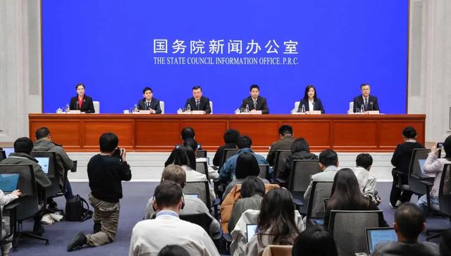 四取消、四降低、两增加!房地产政策“组合拳”公布(图1) 四取消、四降低、两增加!房地产政策“组合拳”公布(图1)