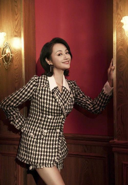 曹颖：多才多艺的演艺女王(图2)